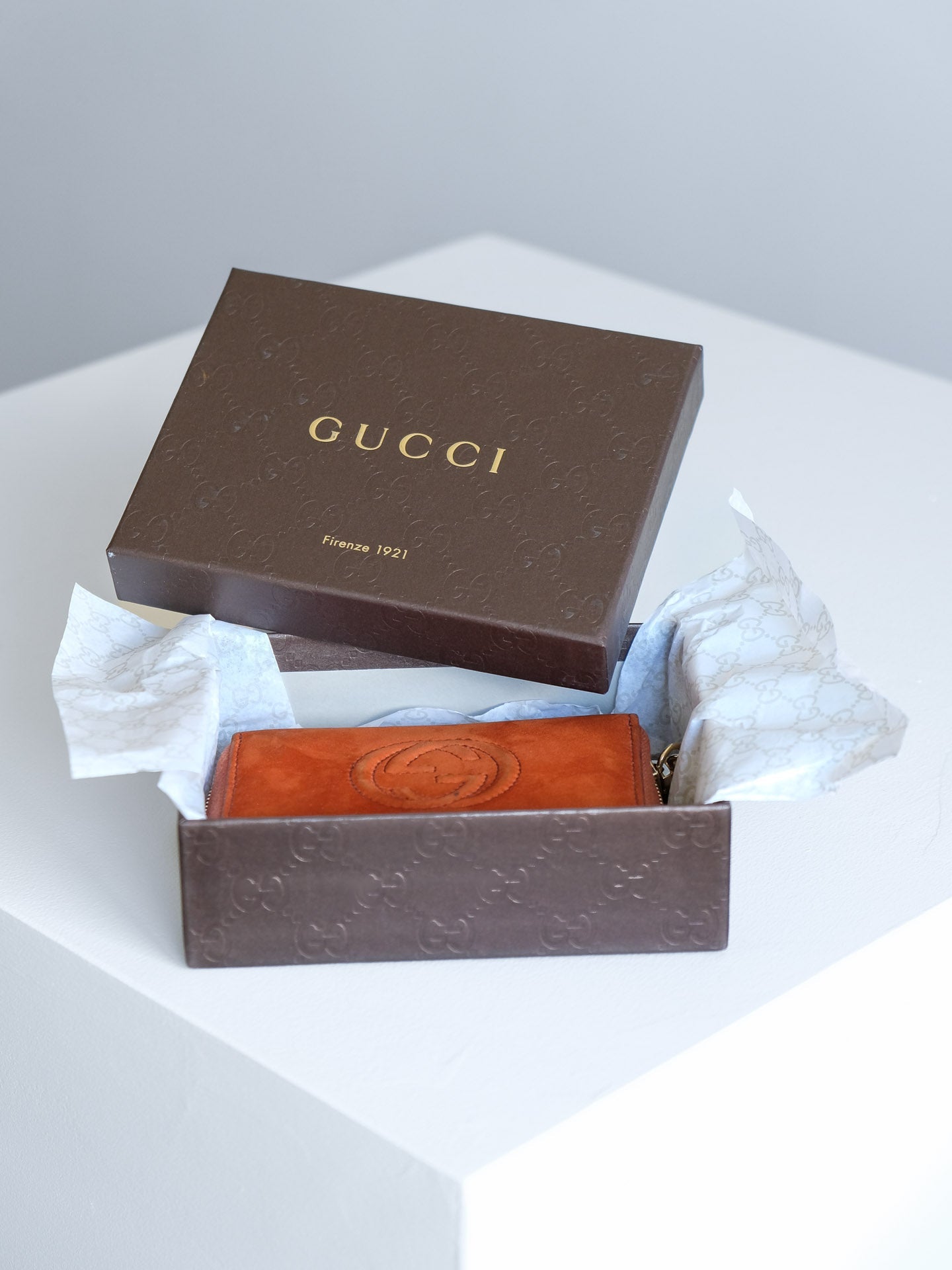 Kuletë me tufë portokalli për femra Gucci